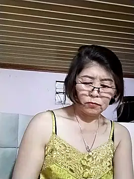 Baby-tits2024 online show from October 4, 1:06 pm