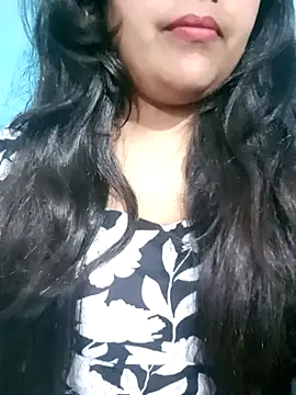 Love-Veronica online show from May 11, 6:05 pm