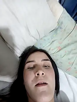 Snapshot of laura_arias018 chatting on September 11, 4:46 am laura arias018 online show from September 11, 4:46 am