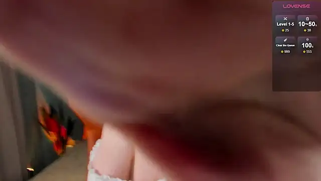 Snapshot of MeganFoxy11 chatting on September 23, 10:13 am MeganFoxy11 online show from September 23, 10:13 am