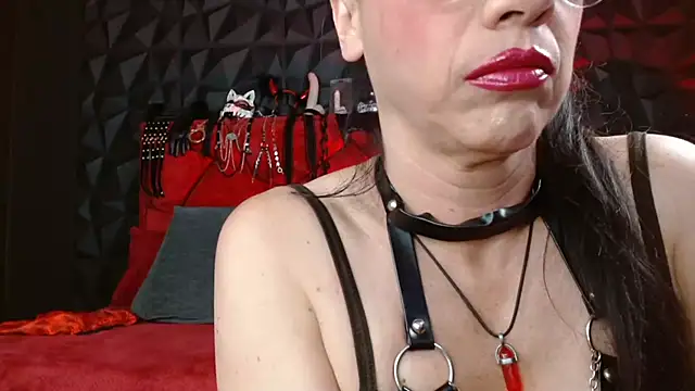 NahomiiPriestt online show from October 8, 3:55 am