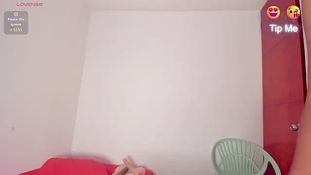 Snapshot of Zoey_Donovan chatting on October 15, 8:33 pm Zoey Donovan online show from October 15, 8:33 pm