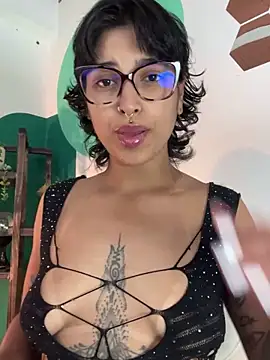 LollaByer online show from February 20, 9:04 pm