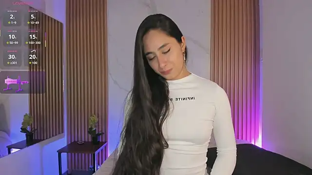 Julia Martinez  online show from March 16, 11:47 am