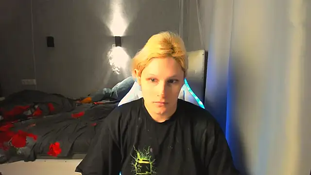 Snapshot of Kleo_Godde chatting on October 22, 11:10 pm Kleo Godde online show from October 22, 11:10 pm