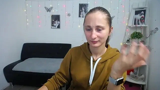 MichelLeee online show from September 26, 11:30 am