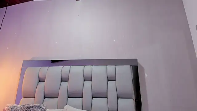 Snapshot of AshleyHill2 chatting on October 7, 4:17 am AshleyHill2 online show from October 7, 4:17 am