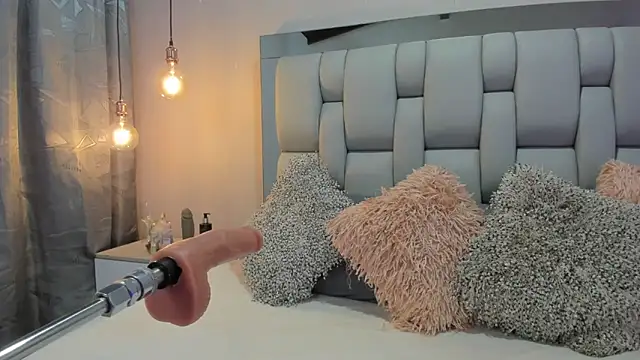 Snapshot of AshleyHill2 chatting on October 16, 3:53 am AshleyHill2 online show from October 16, 3:53 am