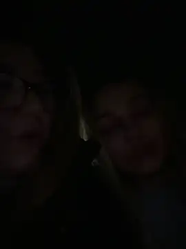 badlills201 online show from March 28, 12:22 am