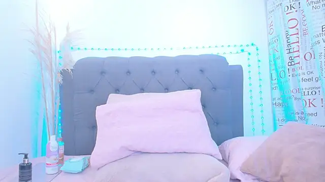 CamilaBrown online show from October 7, 3:05 pm