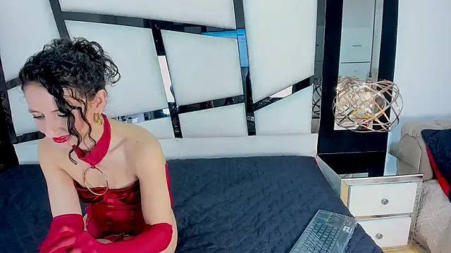 AriannaRussell  online show from February 5, 3:48 pm