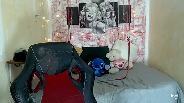 Snapshot of anthiamelisa chatting on October 21, 8:24 pm anthiamelisa online show from October 21, 8:24 pm