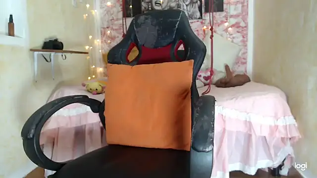 Snapshot of anthiamelisa chatting on October 1, 8:58 pm anthiamelisa online show from October 1, 8:58 pm