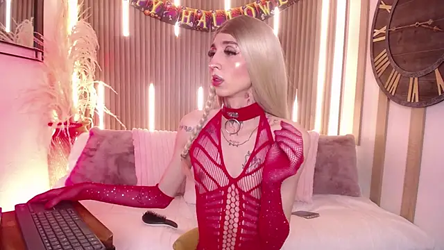 Snapshot of Aniie_Doll chatting on October 8, 8:46 pm Aniie Doll online show from October 8, 8:46 pm