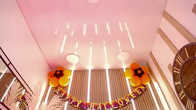 Snapshot of Aniie_Doll chatting on October 30, 9:38 pm Aniie Doll online show from October 30, 9:38 pm