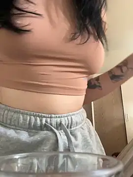 Morguisssz online show from March 21, 4:45 pm