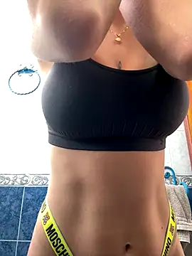 ellie mcdonald online show from November 10, 8:04 pm