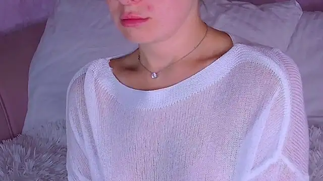 Snapshot of BeatriceEsmont chatting on October 8, 7:51 pm BeatriceEsmont online show from October 8, 7:51 pm