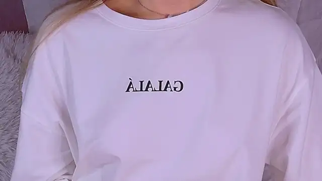 Snapshot of BeatriceEsmont chatting on October 25, 7:21 pm BeatriceEsmont online show from October 25, 7:21 pm