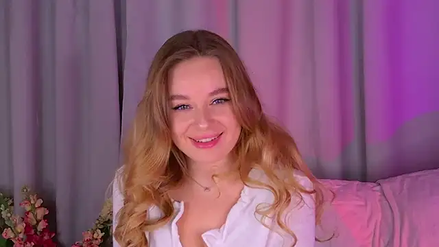 Snapshot of BeatriceEsmont chatting on September 18, 8:40 pm BeatriceEsmont online show from September 18, 8:40 pm