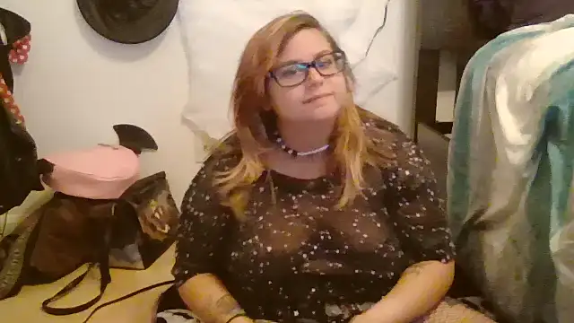 HoneyBear19 online show from October 17, 6:11 pm