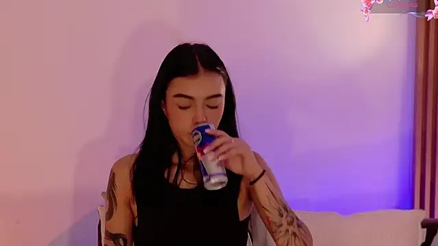 AnabelWolf online show from April 20, 6:11 pm