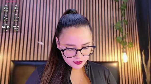 Snapshot of Victoria_Ponce1 chatting on October 3, 8:36 pm Victoria Ponce1 online show from October 3, 8:36 pm