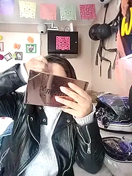 Snapshot of Victoria_Ponce1 chatting on October 27, 5:19 pm Victoria Ponce1 online show from October 27, 5:19 pm