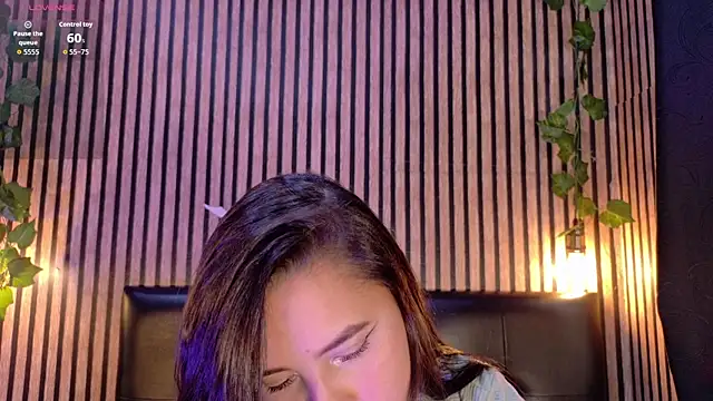 Snapshot of Victoria_Ponce1 chatting on October 6, 7:51 pm Victoria Ponce1 online show from October 6, 7:51 pm