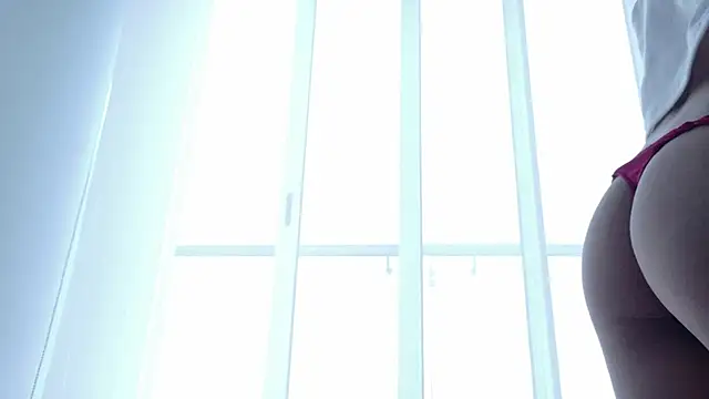 lia  Suummer online show from October 22, 8:25 pm