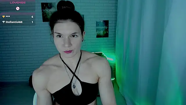 Lisa Ray online show from May 28, 2:20 am