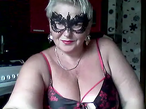 Lisa Suzie online show from July 26, 11:51 am
