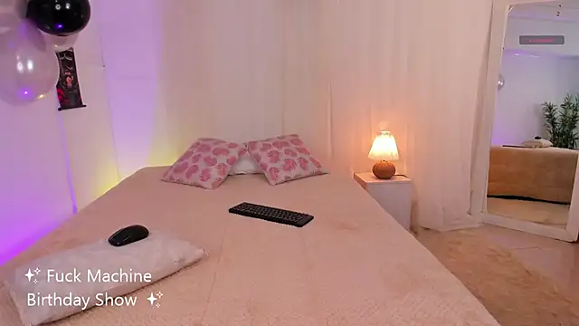 Snapshot of Lia_Sweett_ chatting on October 1, 3:50 pm Lia Sweett  online show from October 1, 3:50 pm