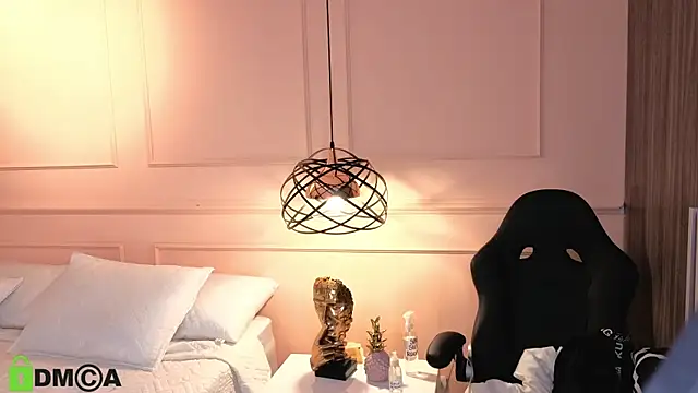 Snapshot of SHARONN____ chatting on October 13, 4:15 am SHARONN online show from October 13, 4:15 am