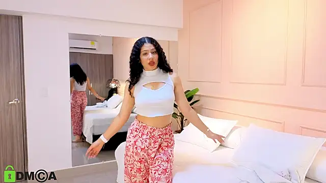 Snapshot of SHARONN____ chatting on September 30, 4:07 am SHARONN online show from September 30, 4:07 am