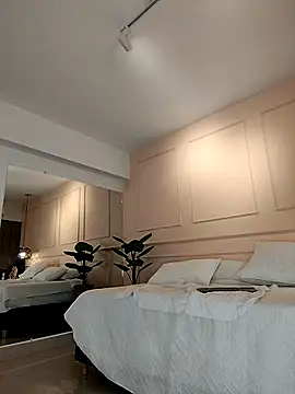 Snapshot of SHARONN____ chatting on October 15, 4:26 am SHARONN online show from October 15, 4:26 am