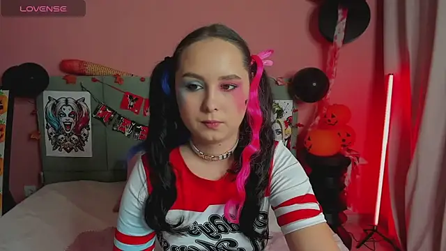 Snapshot of BeatriceReeves chatting on November 2, 1:20 am BeatriceReeves online show from November 2, 1:20 am