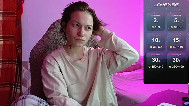 esajukyy online show from October 28, 6:03 pm