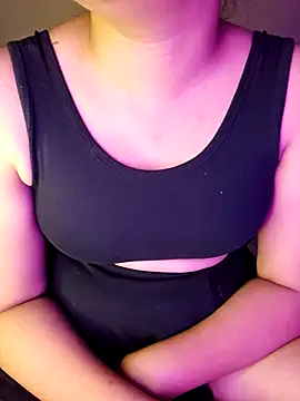 Snapshot of Olivia3 chatting on October 21, 8:24 pm Olivia3 online show from October 21, 8:24 pm