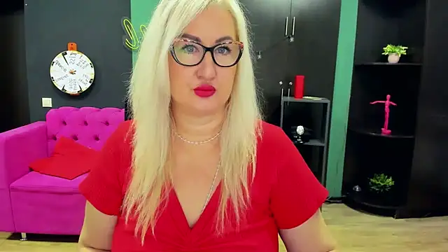 Snapshot of ChristyBrooks chatting on October 16, 9:23 am ChristyBrooks online show from October 16, 9:23 am