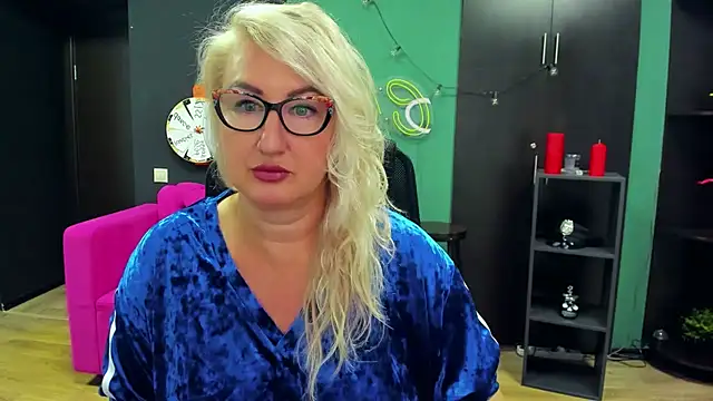 Snapshot of ChristyBrooks chatting on October 1, 1:16 pm ChristyBrooks online show from October 1, 1:16 pm