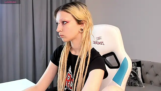 Snapshot of Lexy-Woorhez chatting on October 17, 11:35 am Lexy-Woorhez online show from October 17, 11:35 am