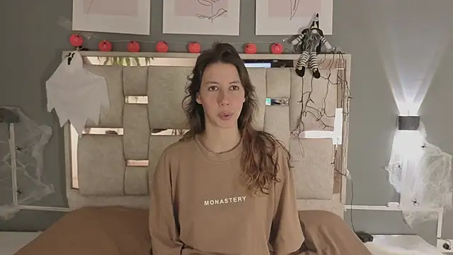 Snapshot of jolie_lov chatting on October 24, 1:18 pm jolie lov online show from October 24, 1:18 pm