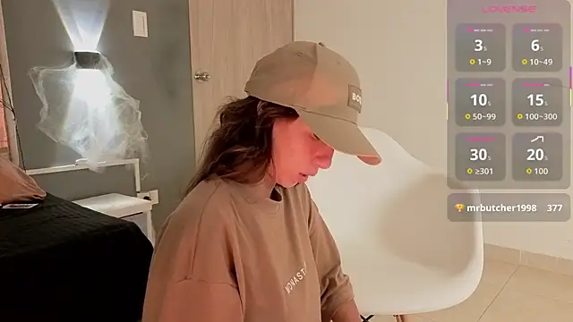 Snapshot of jolie_lov chatting on October 9, 3:05 pm jolie lov online show from October 9, 3:05 pm