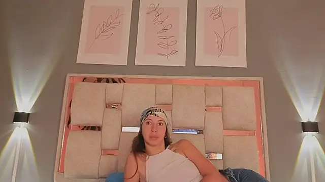 Snapshot of jolie_lov chatting on September 23, 1:42 pm jolie lov online show from September 23, 1:42 pm