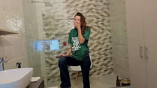 Snapshot of jolie_lov chatting on September 27, 3:52 pm jolie lov online show from September 27, 3:52 pm