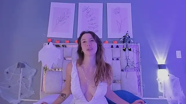 Snapshot of jolie_lov chatting on October 29, 1:37 pm jolie lov online show from October 29, 1:37 pm