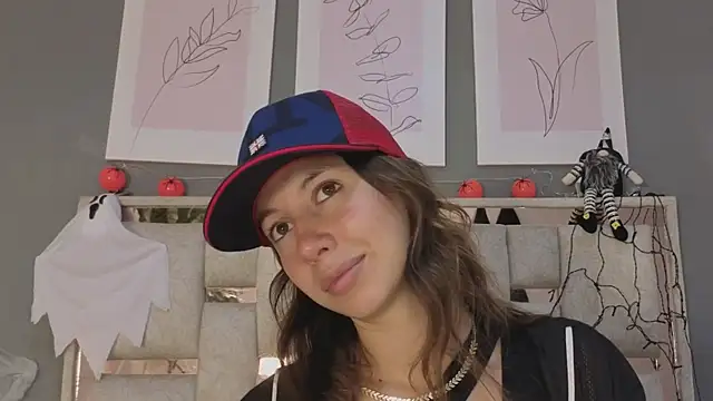 Snapshot of jolie_lov chatting on October 16, 1:36 pm jolie lov online show from October 16, 1:36 pm