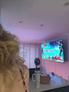 NicoleCut online show from April 12, 11:46 am