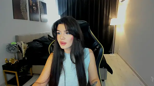 Snapshot of AlluringAriel chatting on September 19, 11:31 am AlluringAriel online show from September 19, 11:31 am